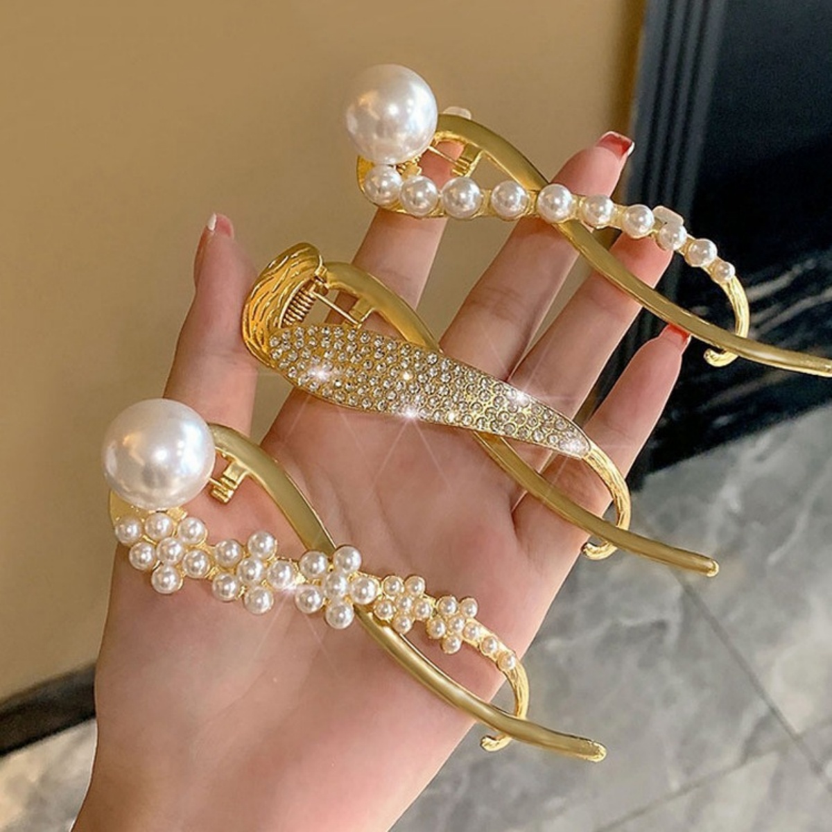 Elegant Glitter Pearl Hair Cli - đánh giá và giá The Korean Lifestyle